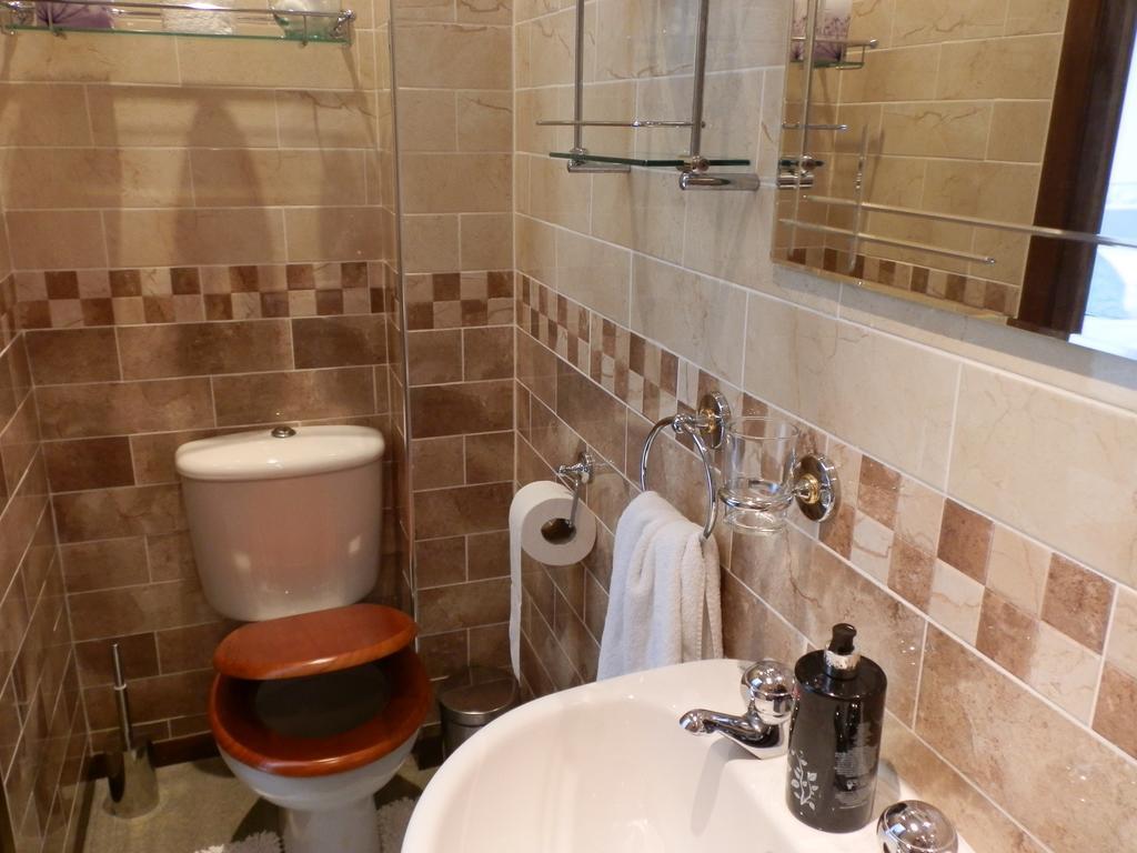 Balnacraig Bed & Breakfast Saline Екстериор снимка